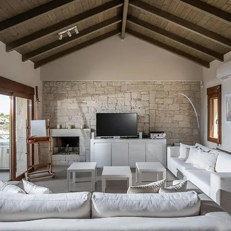 Omega House In Crete
